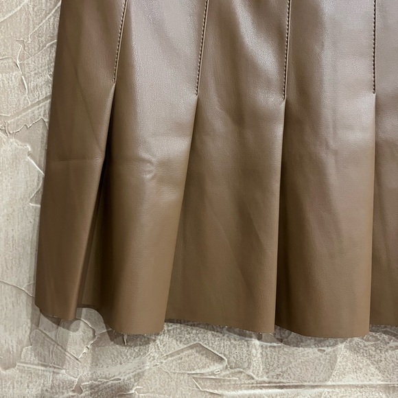 Boutique Closeout NWT Aaron & Amber Skirt - Picture 2 of 2